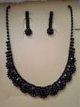 Conjunto colar / fio e brincos preto