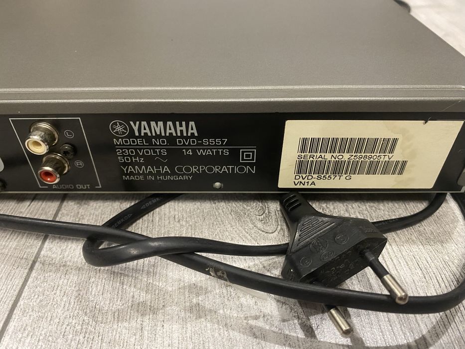 Yamaha  dvd - s557
