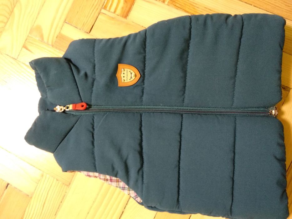 Жилетка детская новая (1 год)