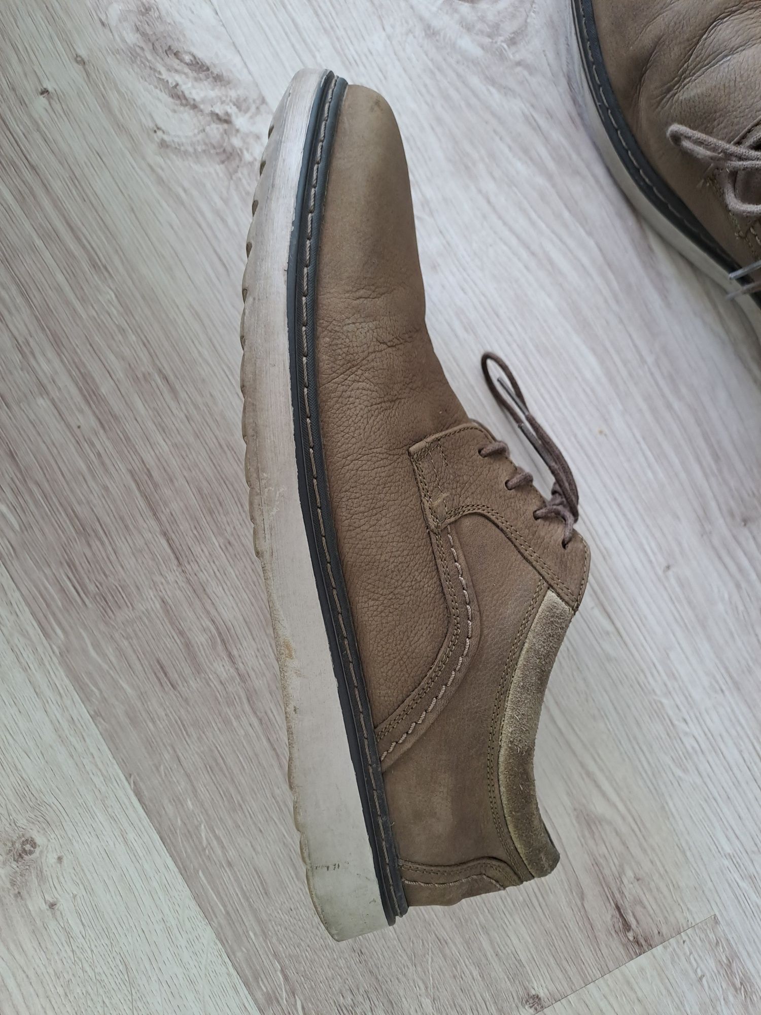 Buty męskie Clarks khaki 42,5