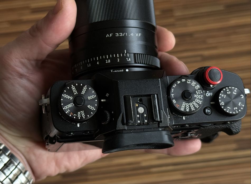 FujiFilm X-T3 + Viltrox 33 f1.4 + Viltrox 23 f1.4 + Fringer Pro II EF