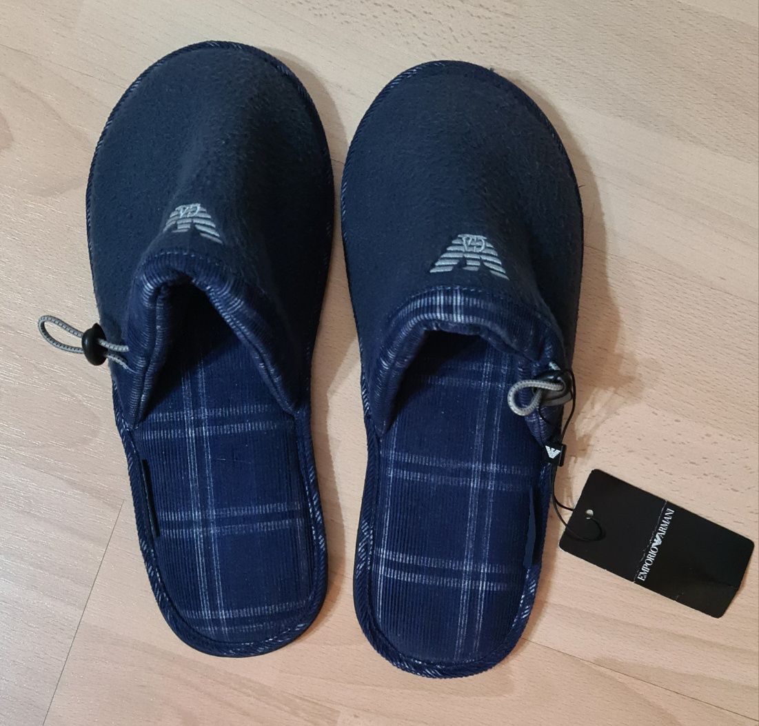 Kapcie, klapki męskie armani.