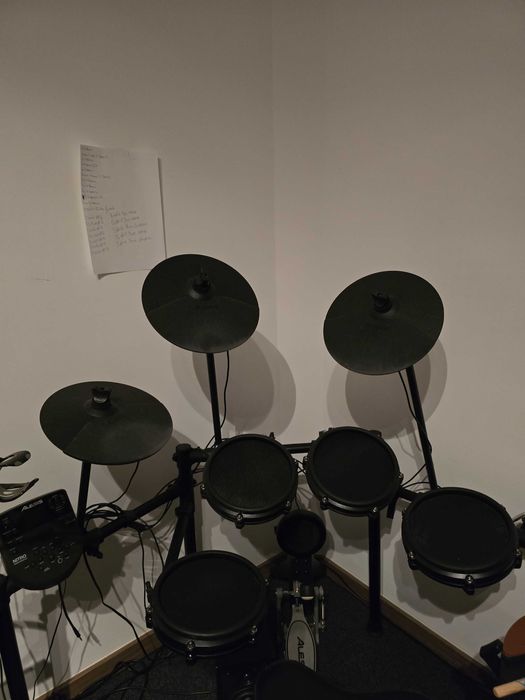 Bateria Eletrónica Alesis Nitro Mesh Kit