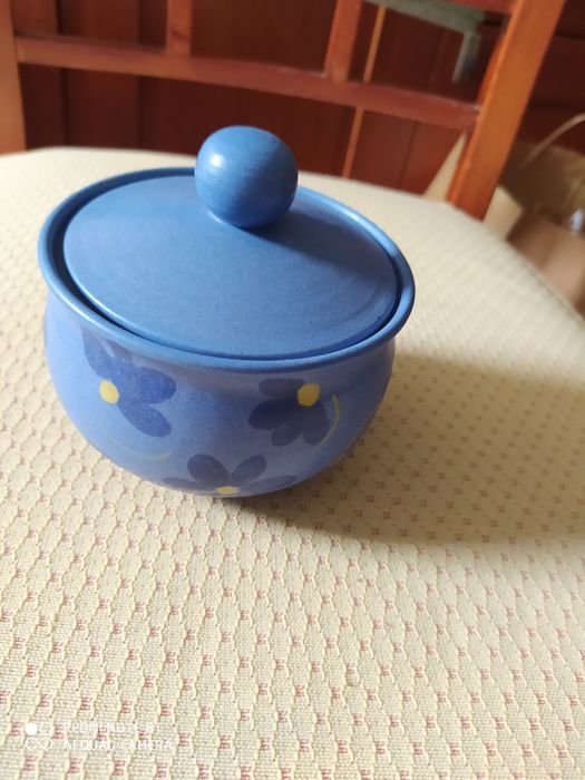 Filiżanki ręcznie malowane, dzbanek i cukiernica