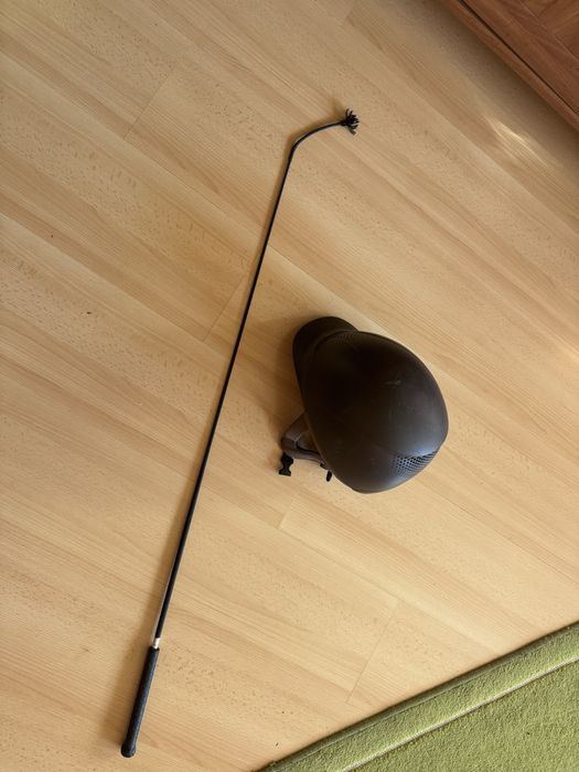 Kask i bat jezdziecki