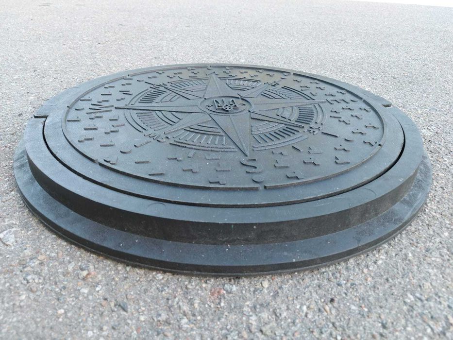 Люк каналізаційний садовий "ГЕРБ" чорний