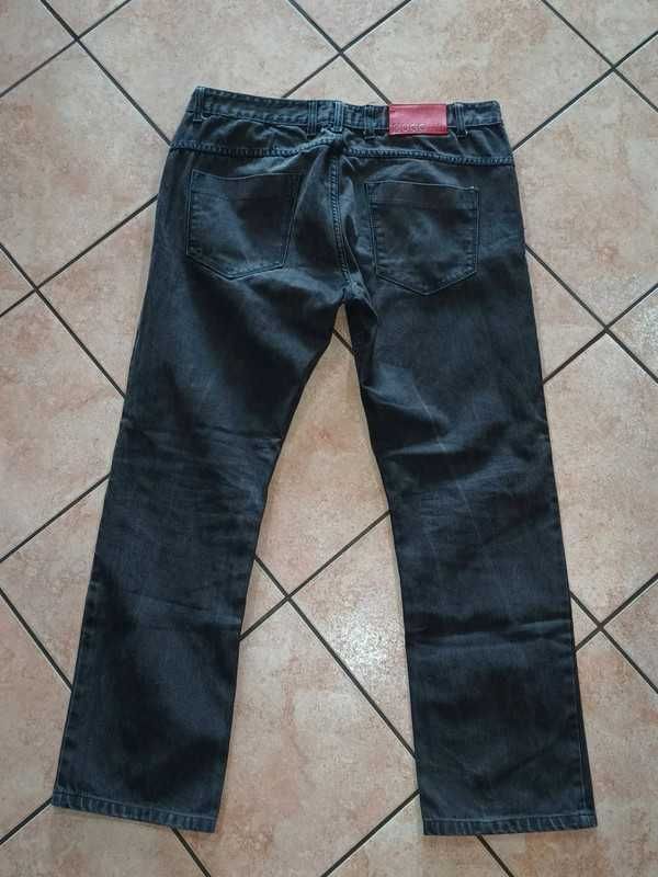 Męskie czarne jeansy HUGO BOSS, rozmiar 38