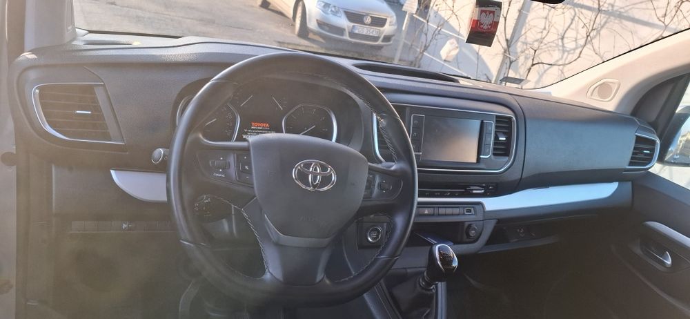 Toyota proace verso 9os