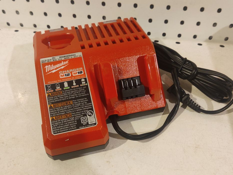 Milwaukee M18 M12 зарядний пристрій зарядное устройство Оригінал США