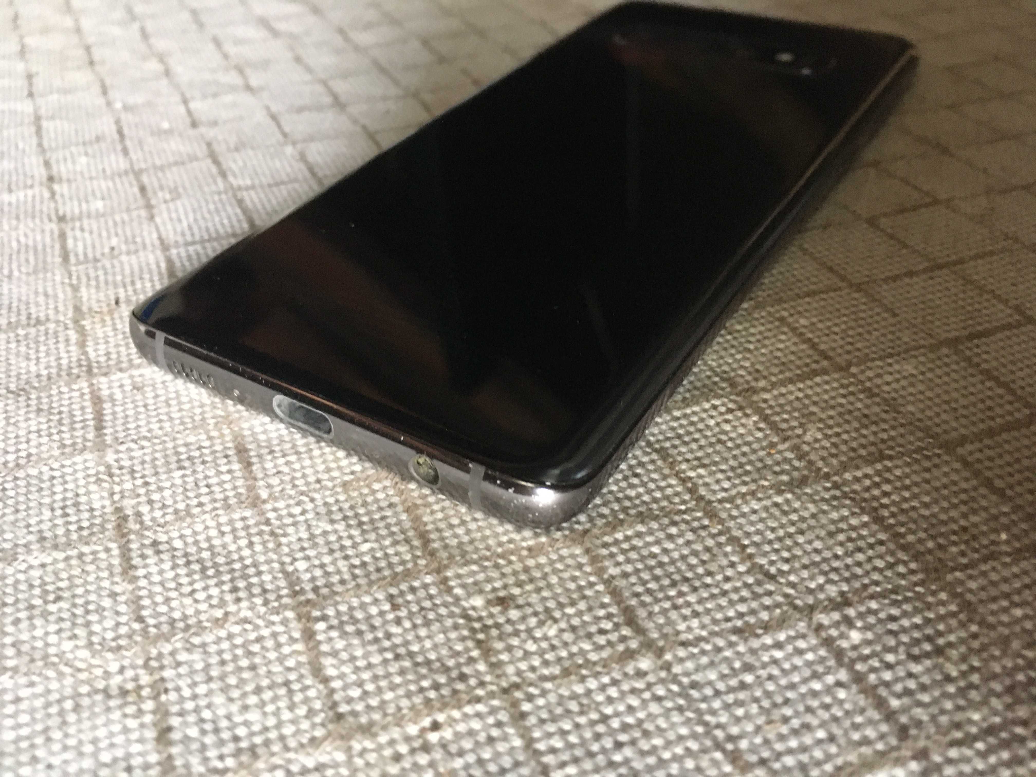 Смартфон  Samsung s10  8/128