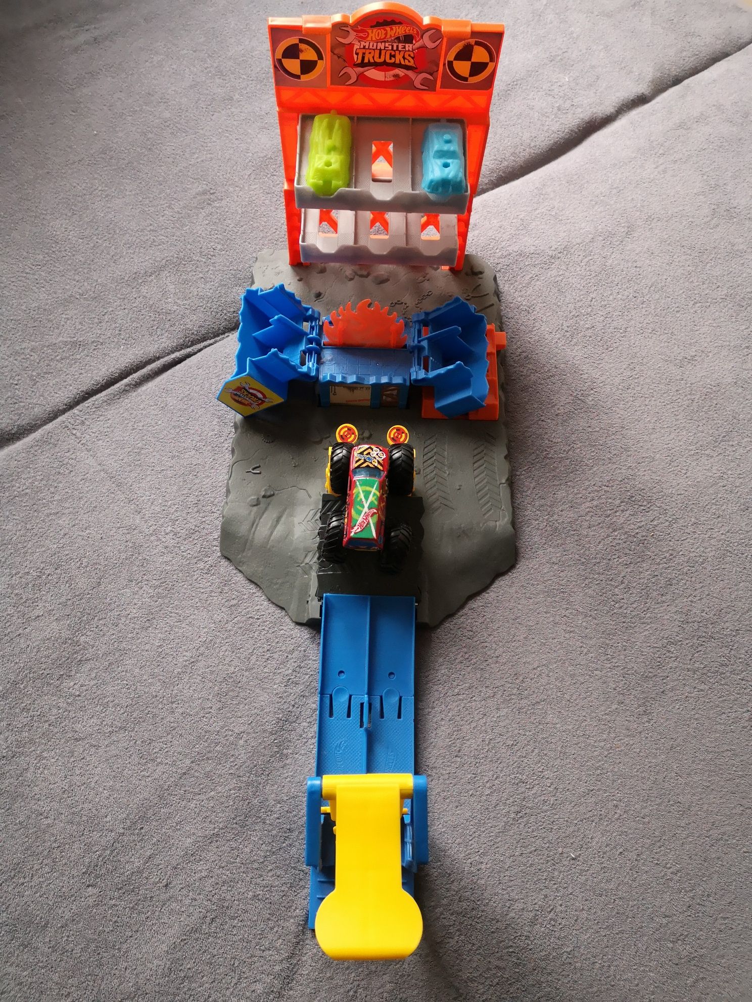 Hot Wheels Monster Track  tor