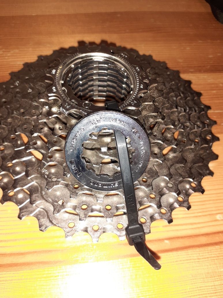 Kaseta Shimano, pompka rowerowa, torebka  uniwersalna