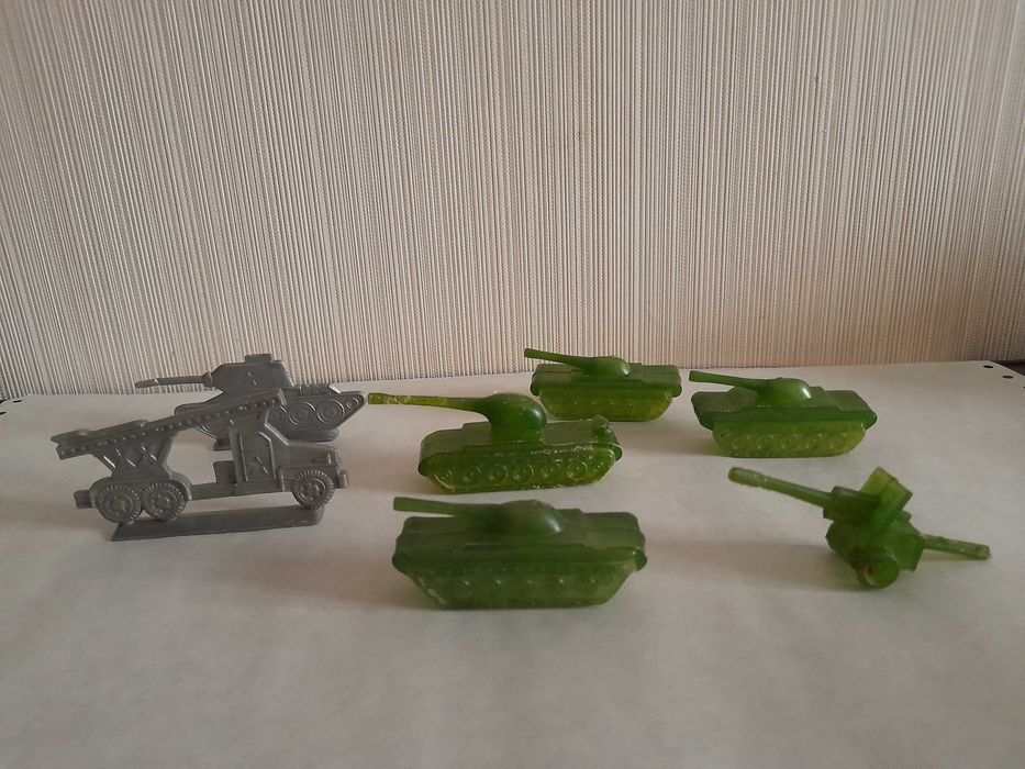 игрушки- военная техника времен СССР