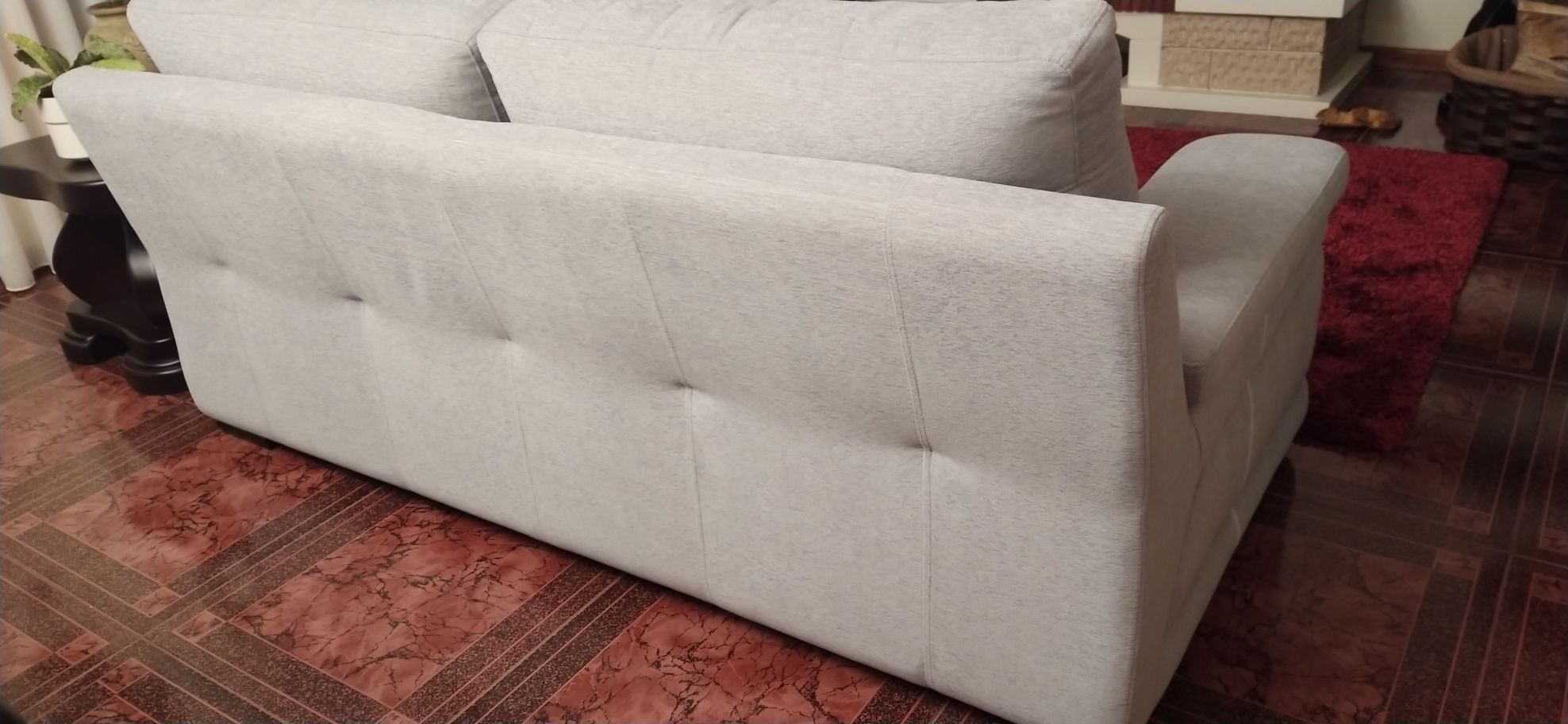 Sofá em tecido cinza