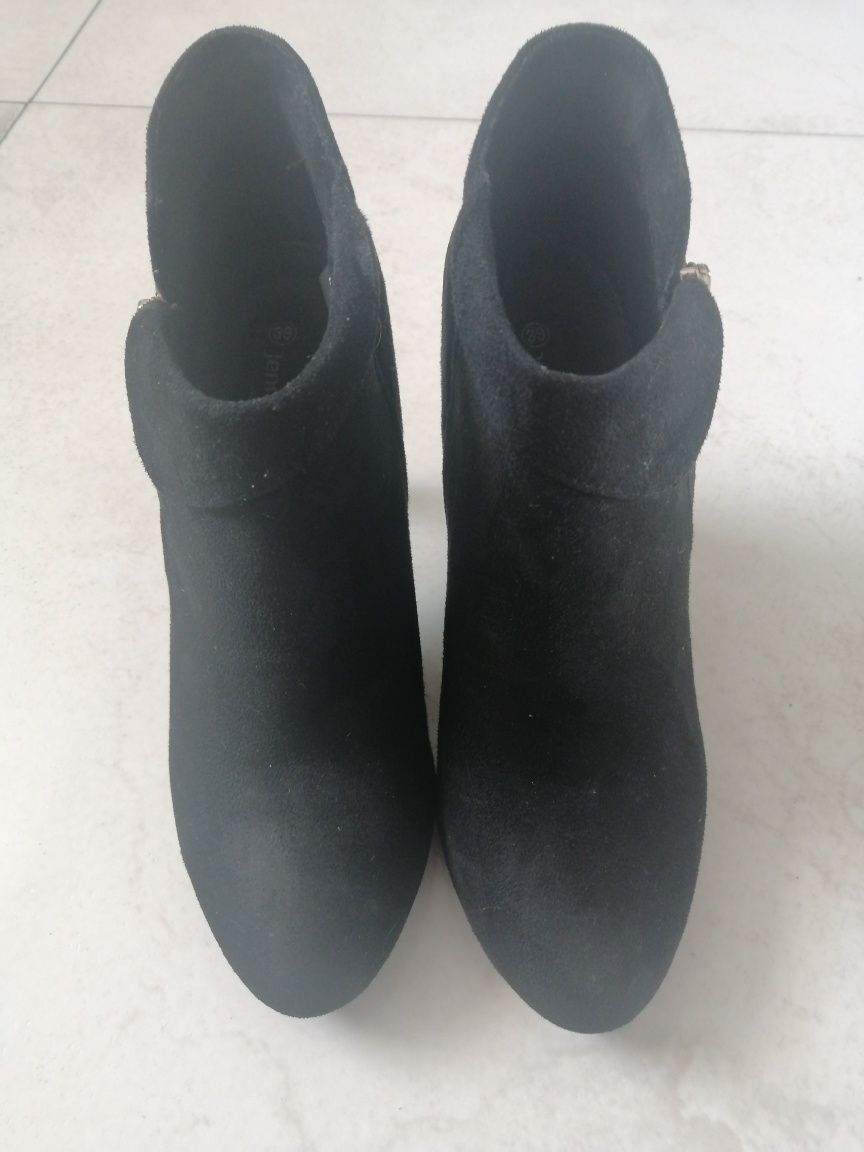 Buty zamszowe rozm 39