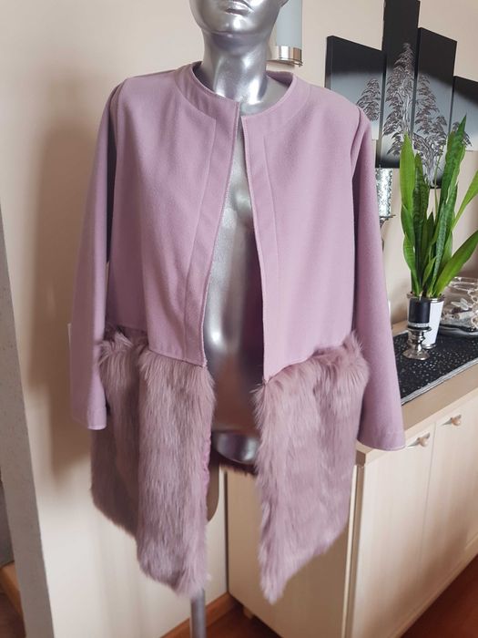 PŁASZCZ z futerkiem  L 40