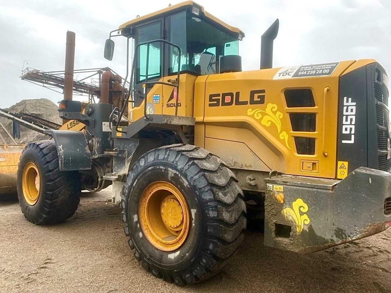 Фронтальний навантажувач SDLG L 956FH