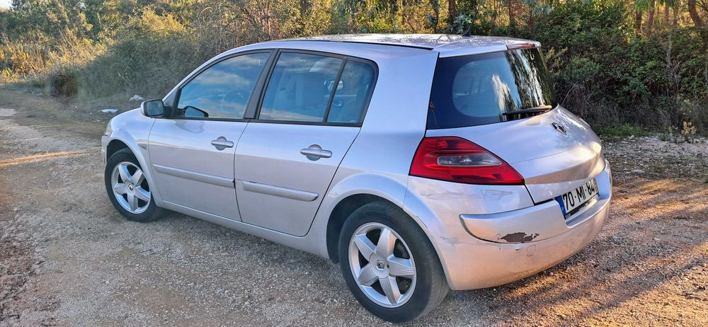 Renault Mégane II (fase II) 1.5dCi 106cv de 2008, 2600EUR (valor fixo)