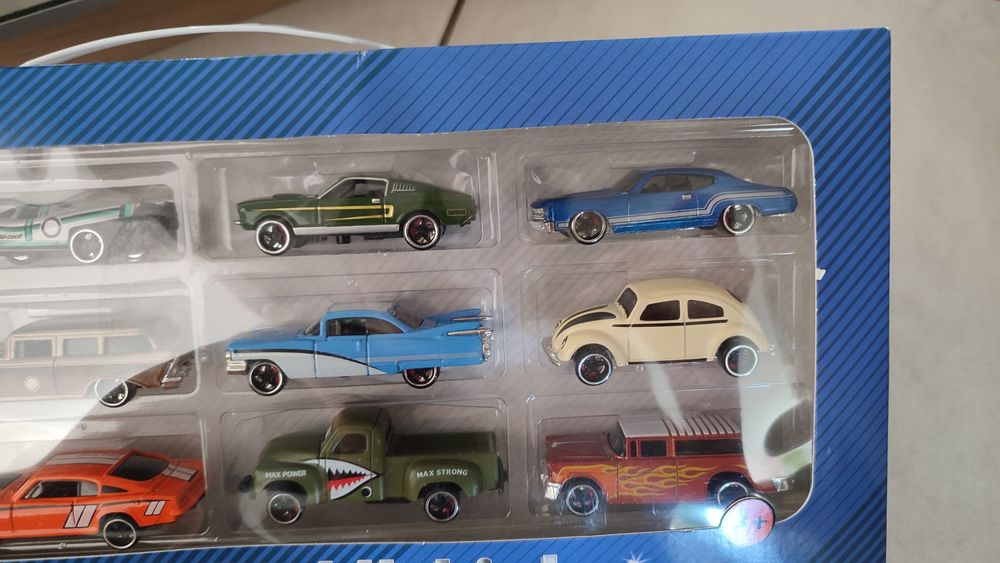 Zestaw aut metalowych 12 Sztuk Elefun Cool vehicles