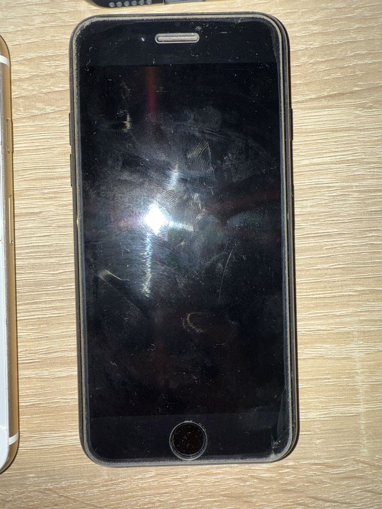 Sprzedam 3 IPHONE 5s, 6s, 7