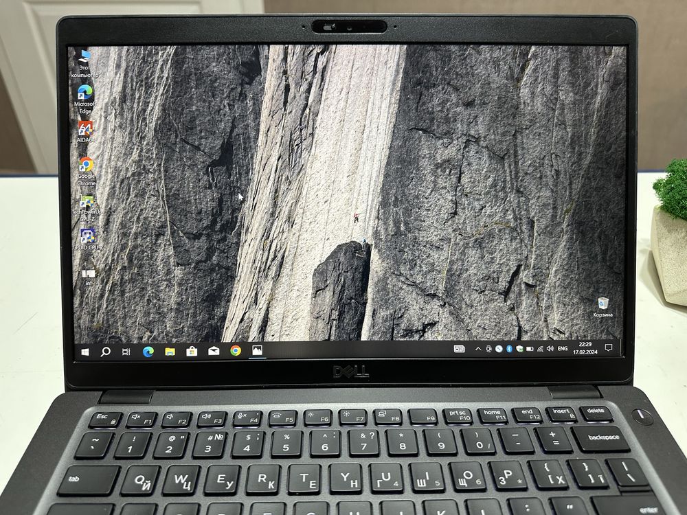 Dell Latitude 5300 13,3"FHD IPS| i7-8665U 8Core| 8GbDDR4| SSD 512Gb