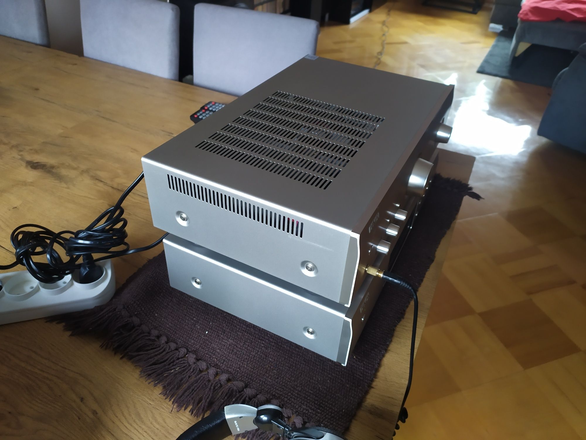 Wzmacniacz Denon PMA 520AE+ CD DVD 520 AE+2 piloty stan idealny