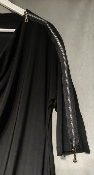 Czarna sukienka dekolt fala Xxl na