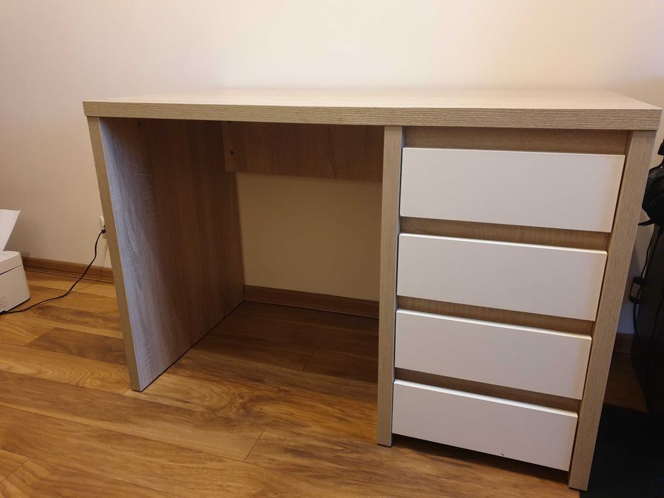 Biurko w bardzo dobrym stanie