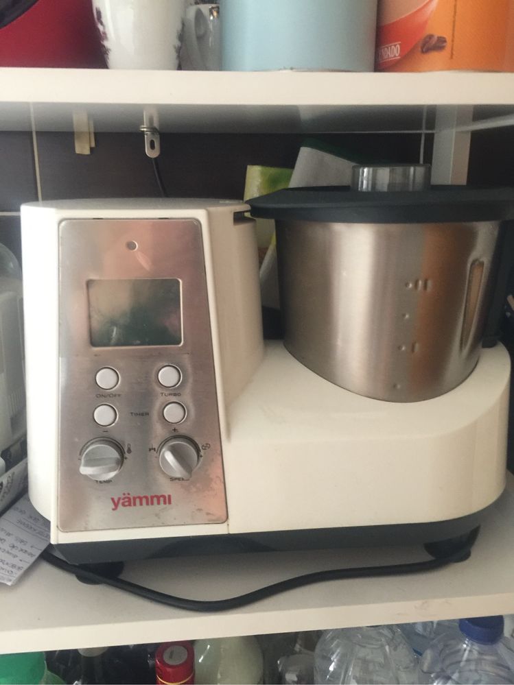 Yammi com livro de receitas