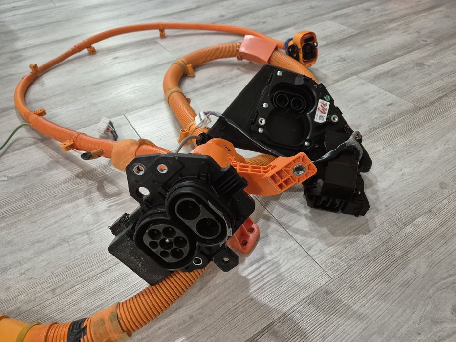 Hyundai Ioniq 5/Kia EV 6. Европа порт зарядки ccs2  та лючок порта