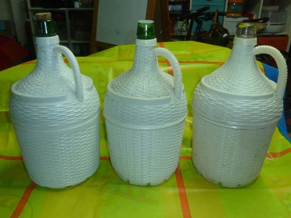 Garrafões de 5 litros vidro / plástico