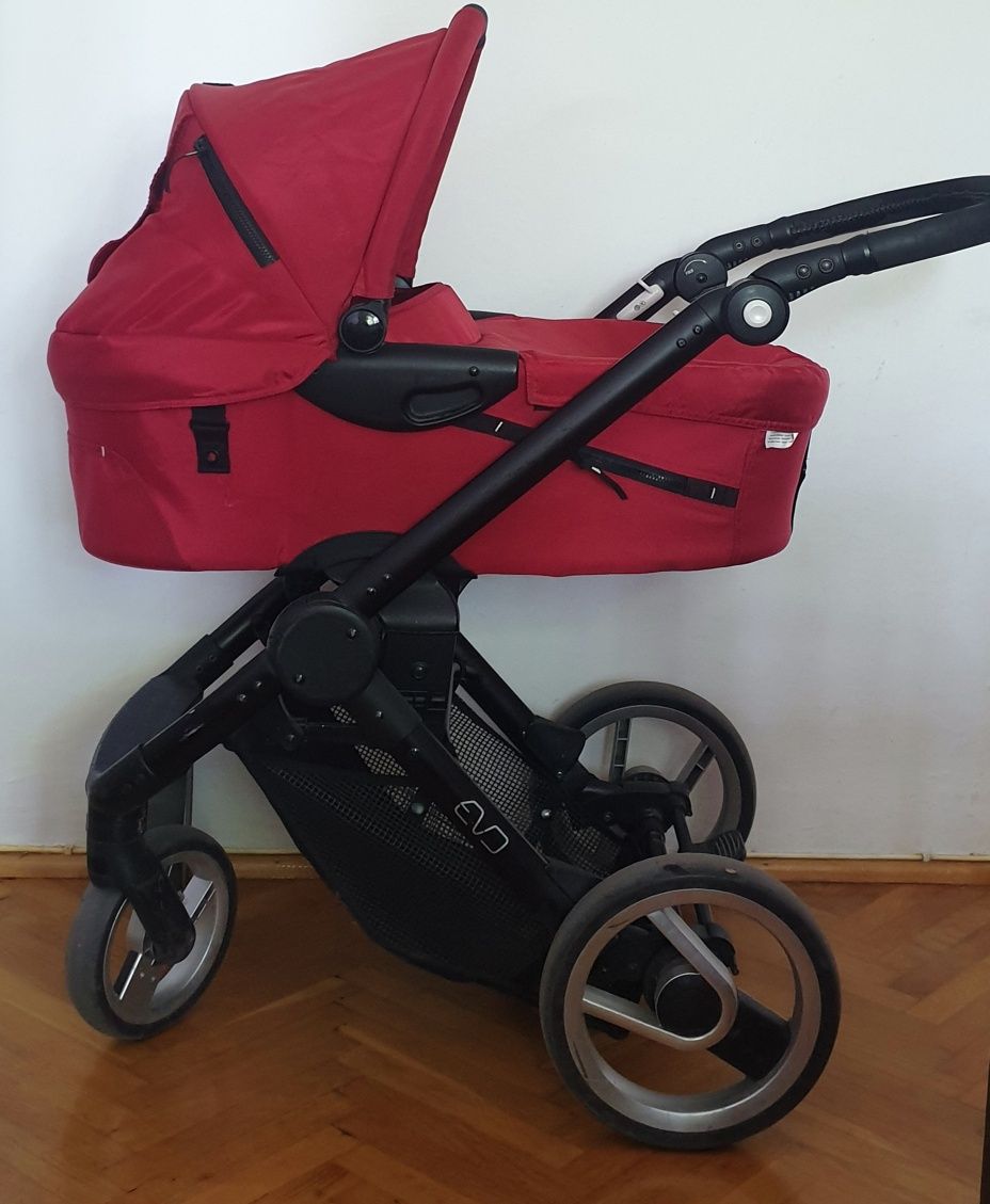 Wózek czerwony gondola mutsy evo +mata dla niemowlaka gratis