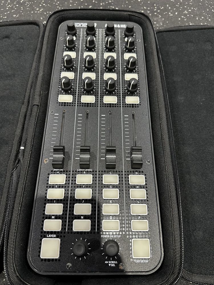 2x Allen & Heath Xone K2