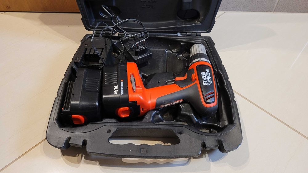 Wkrętarka akumulatorowa BLACK DECKER dwa akumulatory wiertarka