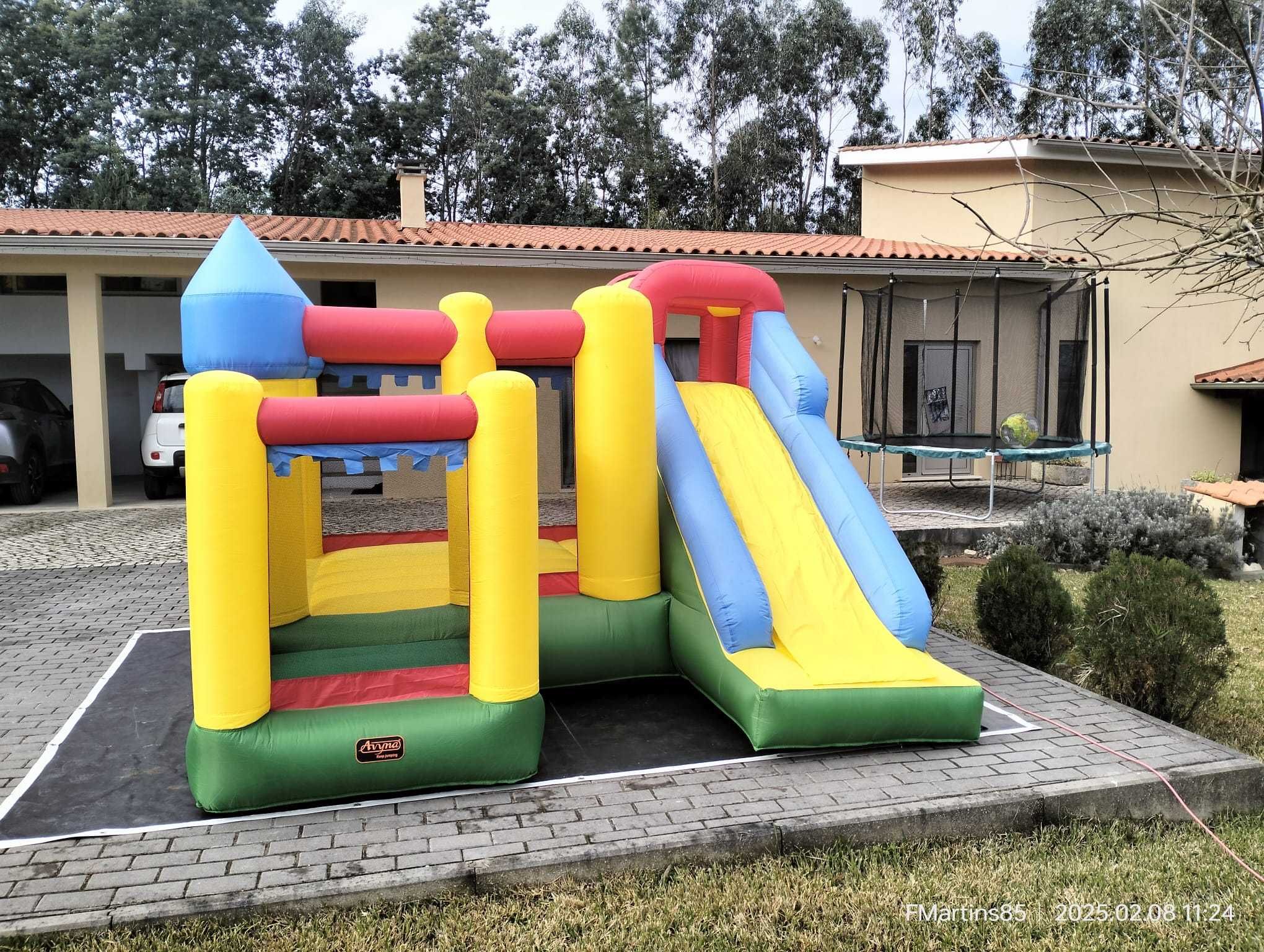 Insuflável aluguer/dia