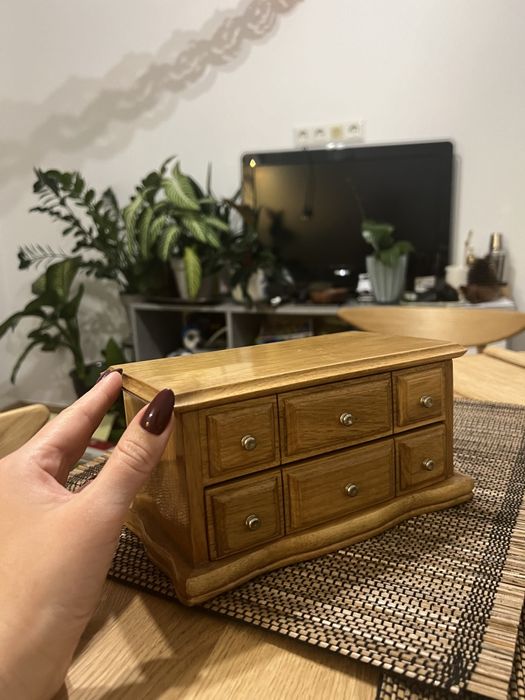 Скринька для прикрас вінтажна комодик шкатулка