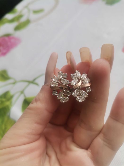 Продам серьги новые