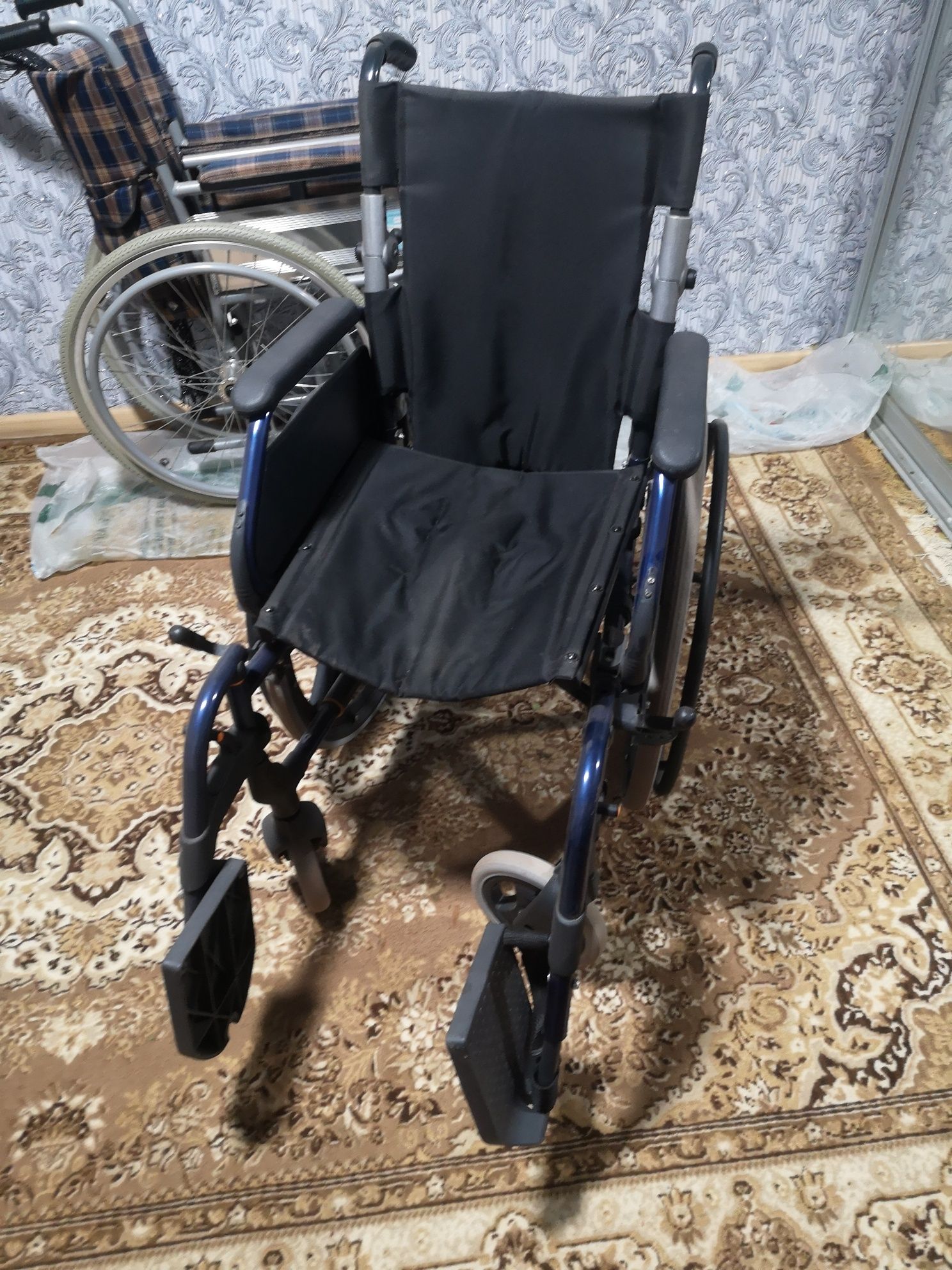 Продам інвалідне крісло візок!