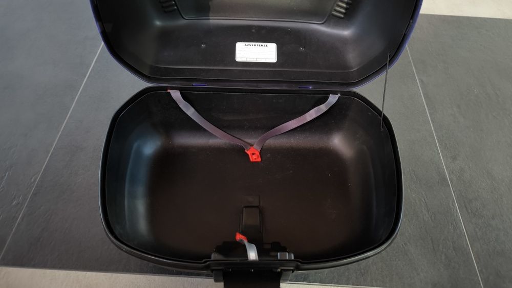 Kufer centralny Honda 44 litry Shad