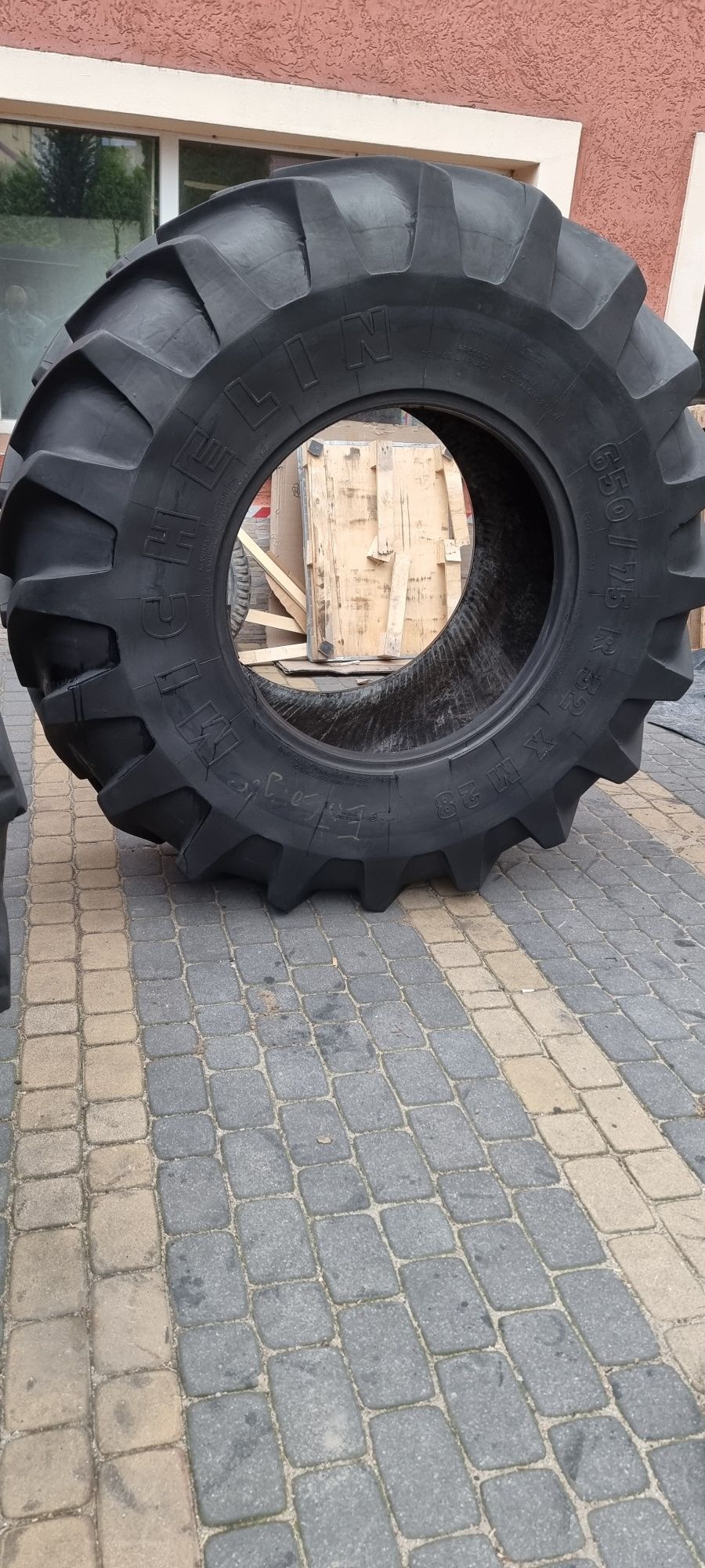 Michelin 650/75R32