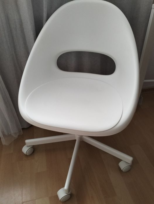 Krzesło na kółkach biurowe Loberget / Blyskar