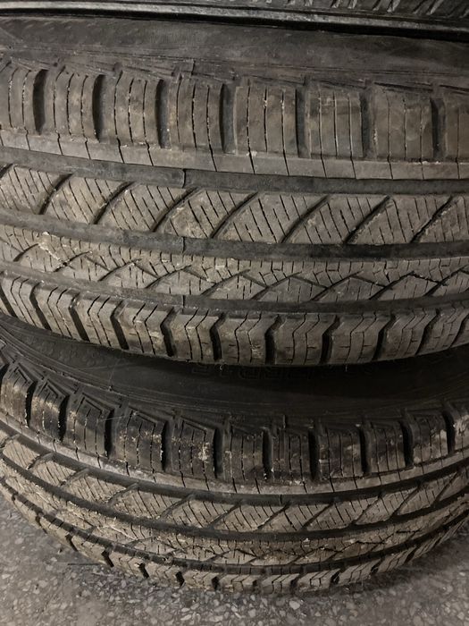 Продам шини з дисками 235/75/15