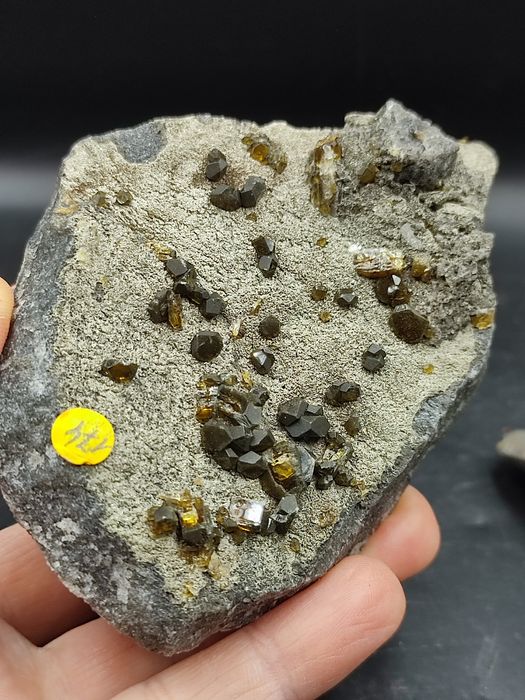 Minerał uranowy do kolekcji radiobaryt