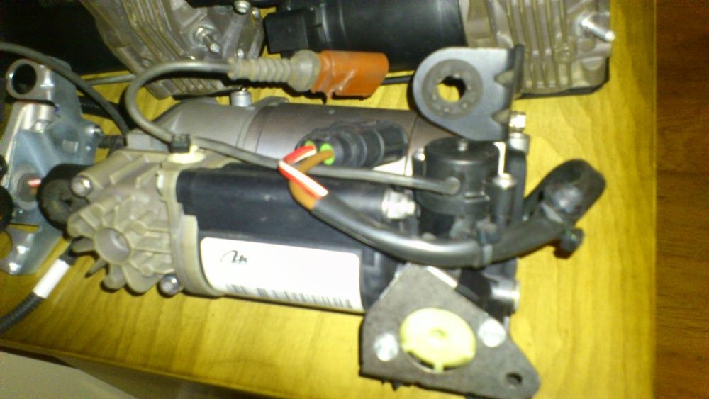 kompresor zawieszenia Audi A8 D3 4E0 A6 C5 C6 C7 Q7 vw touareg allroad