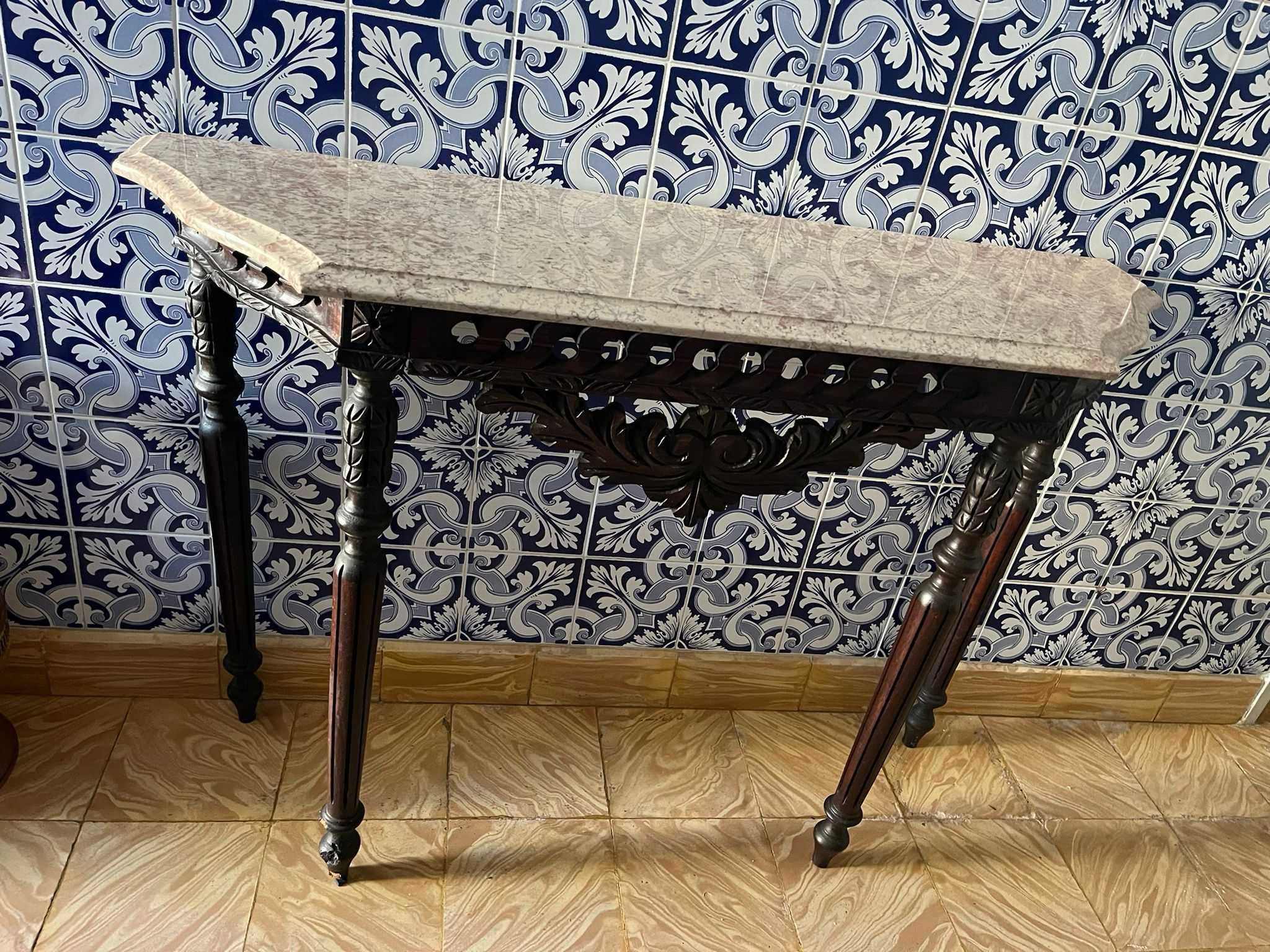 Mesa de entrada com espelho