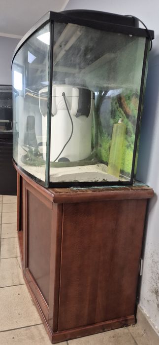 Akwarium z podstawą