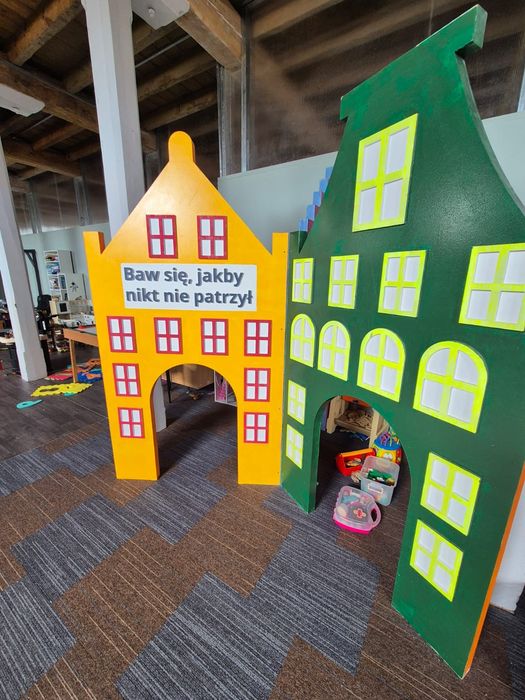 Drewniana konstrukcja ,,domek"