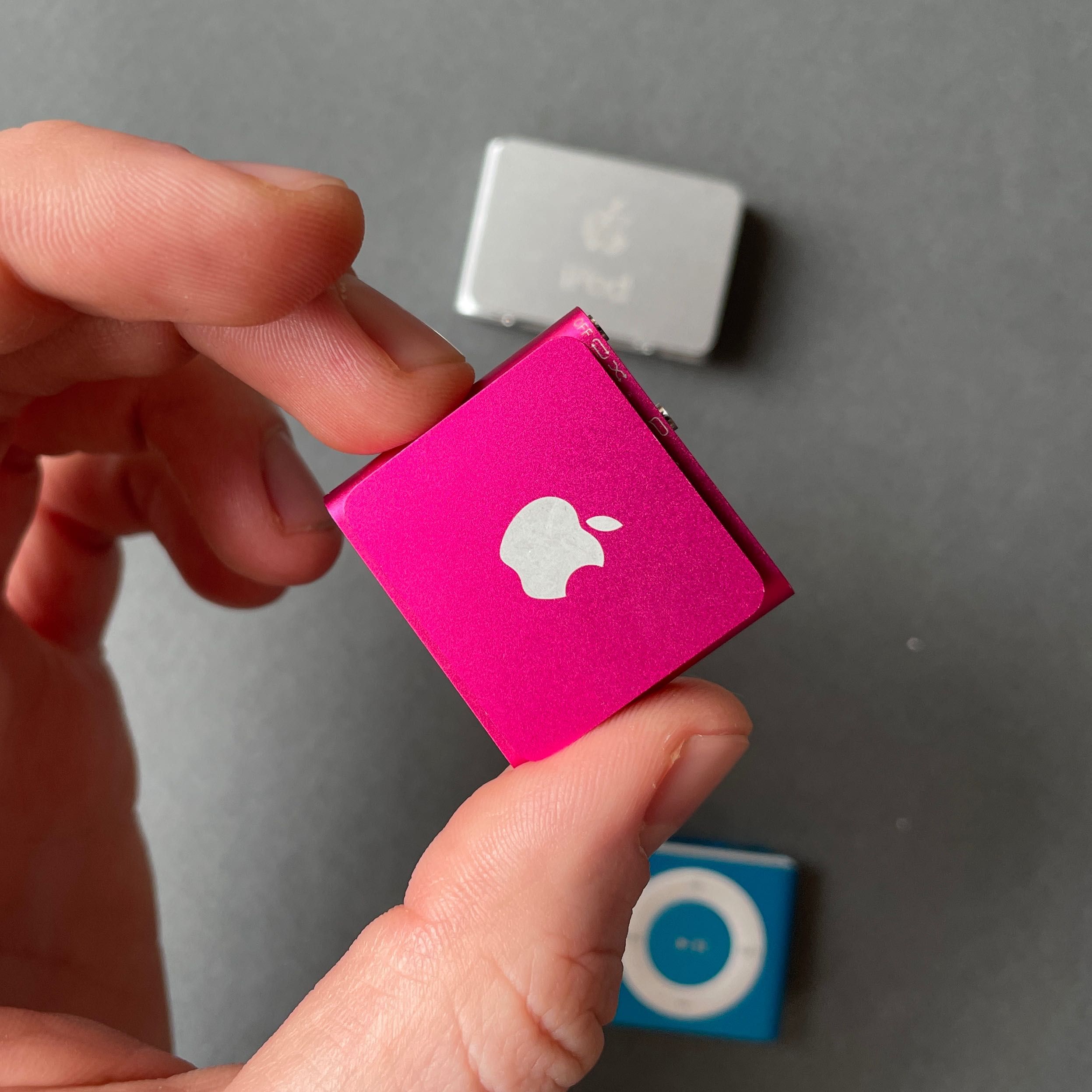 Apple iPod Shuffle 4 і 2 ген. 3шт оригінал Apple робочі