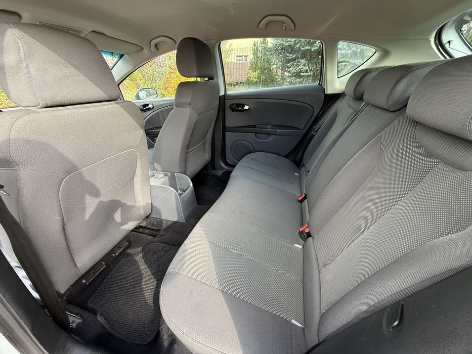 Seat leon 1.6 mpi z niemiec bez rdzy ksiazka klima tempomat 170 tys km