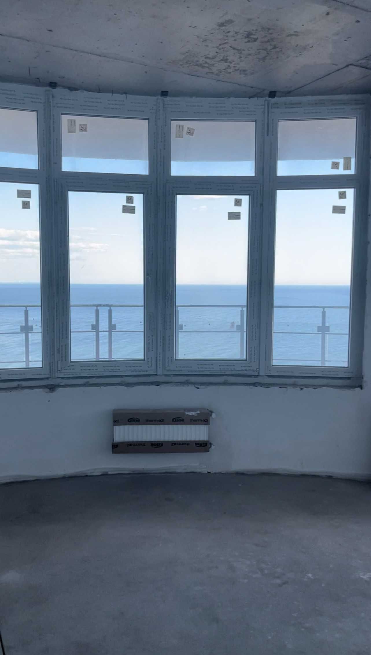 Продам 2 комн панорамную квартиру с террасой и видом на море Жемчужина
